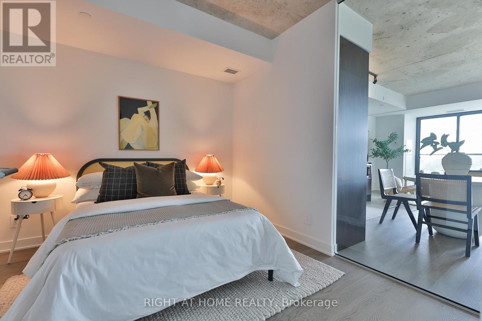 524 - 2720 Dundas Street W Property Photo 18
