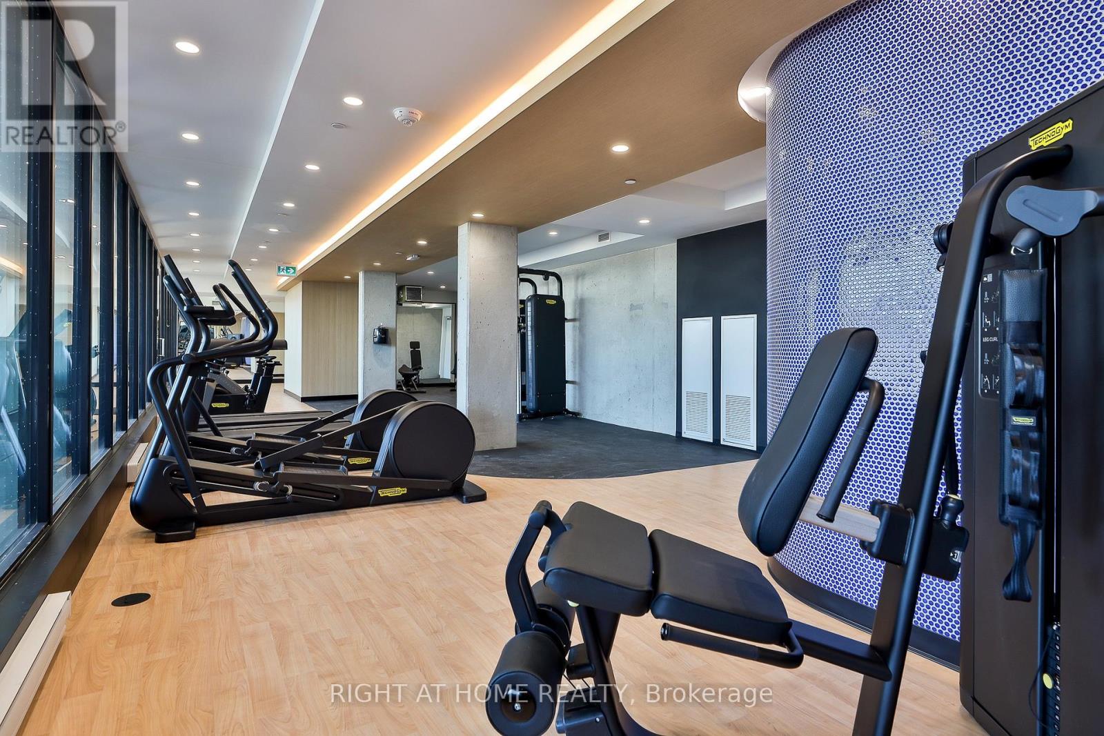 524 - 2720 Dundas Street W Property Photo 28