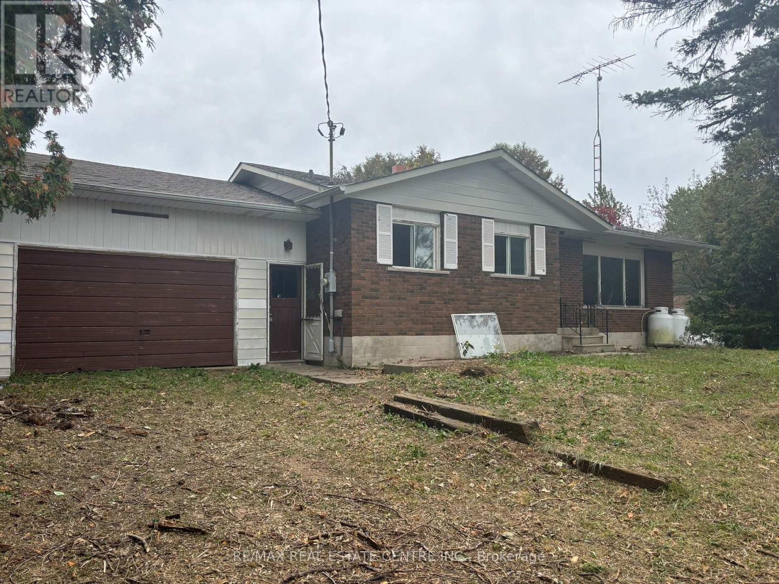 14273 4th Line Property Photo 1