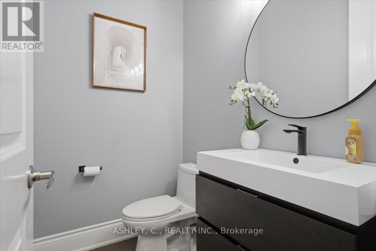 2177 Vineland Crescent Property Photo 20