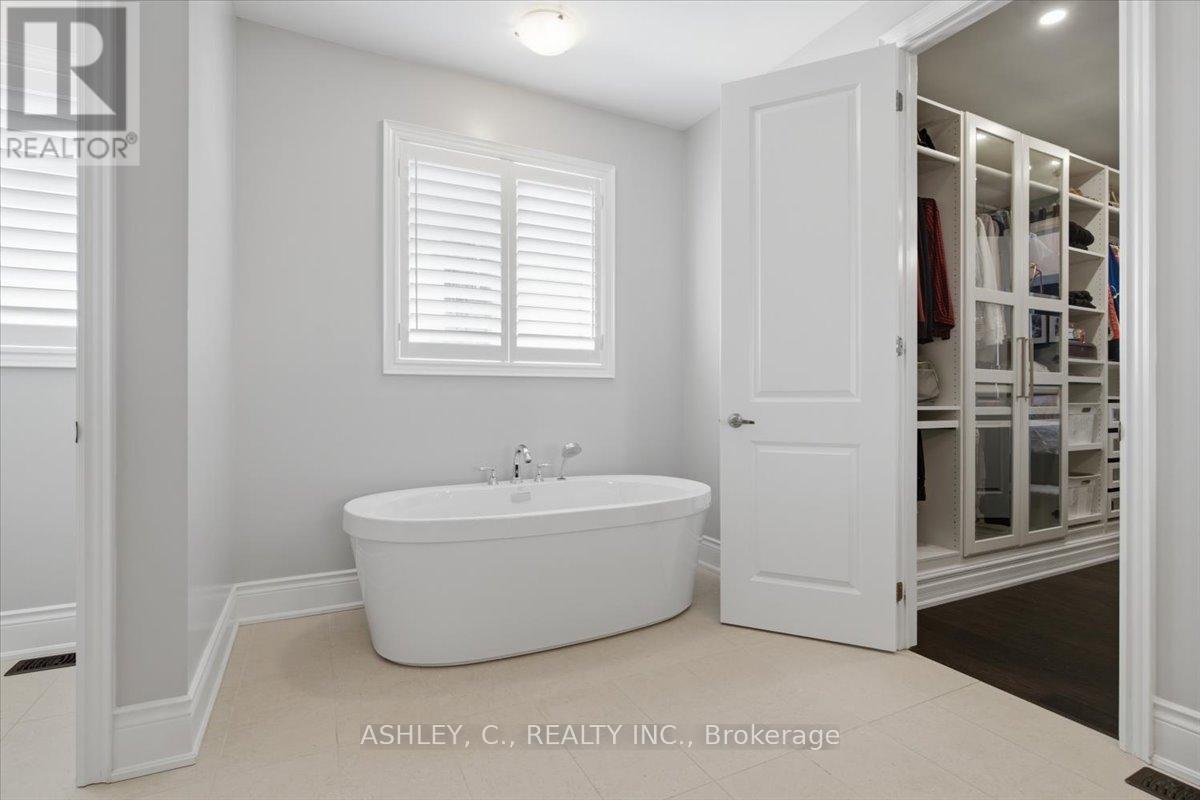 2177 Vineland Crescent Property Photo 27