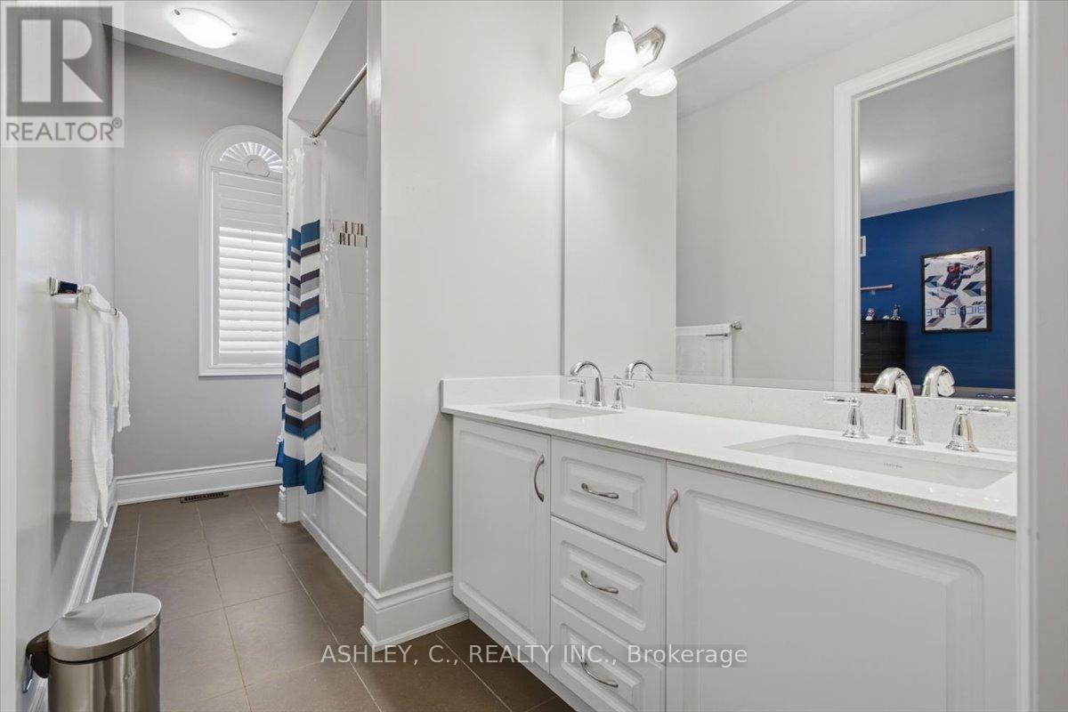 2177 Vineland Crescent Property Photo 32