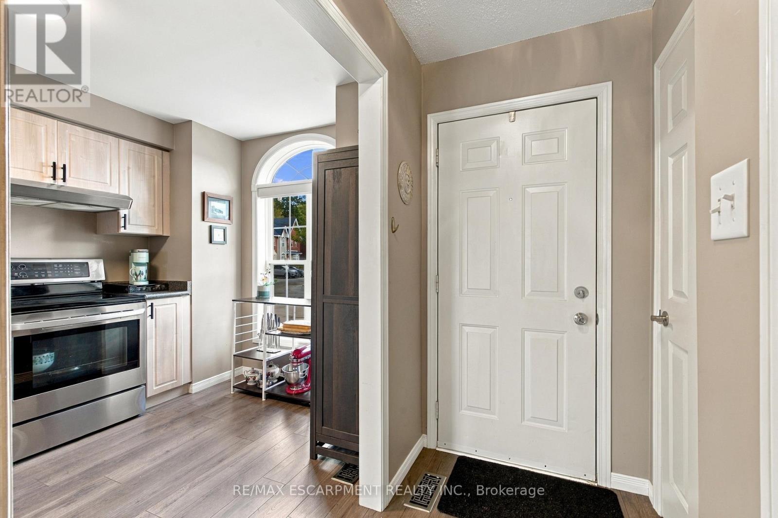3 - 4200 Kilmer Drive Property Photo 3