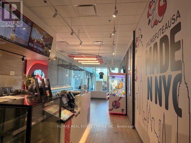 10a - 3145 Dundas Street W Property Photo 11