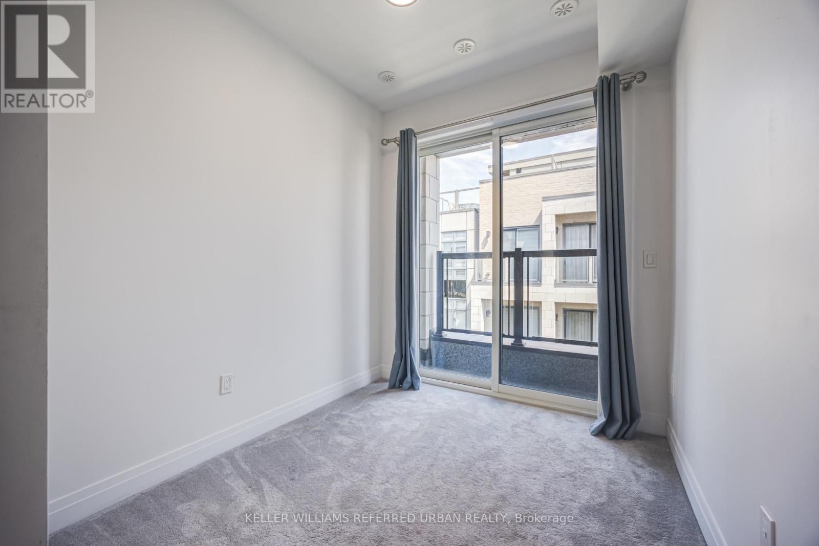 52 - 719 Lawrence Avenue W Property Photo 20