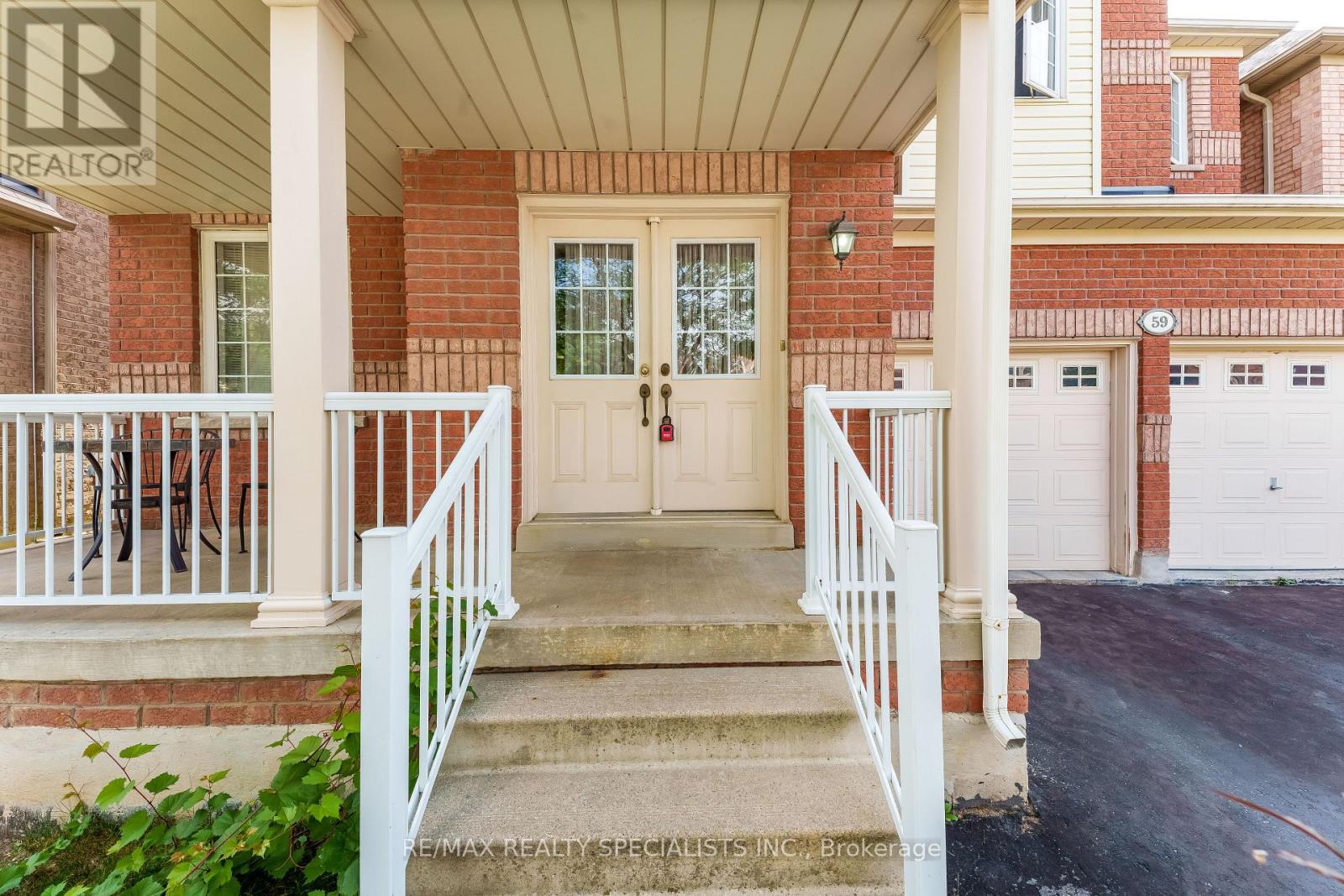 59 Masters Green Crescent Property Photo 2