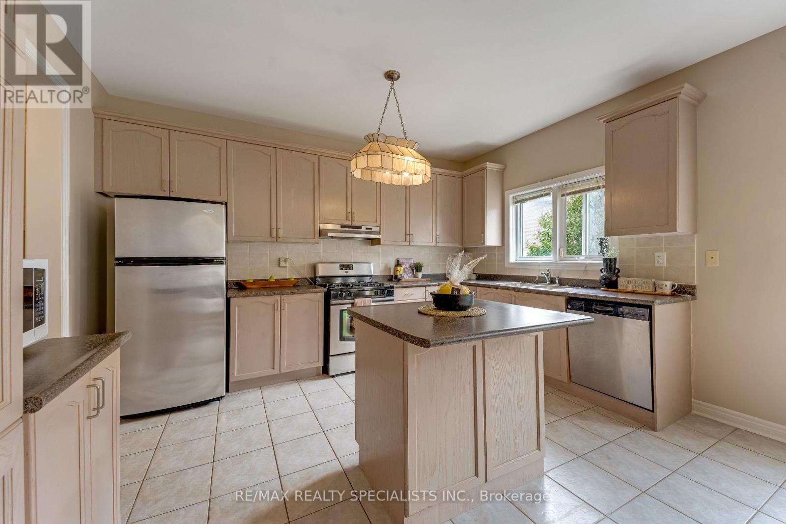 59 Masters Green Crescent Property Photo 7