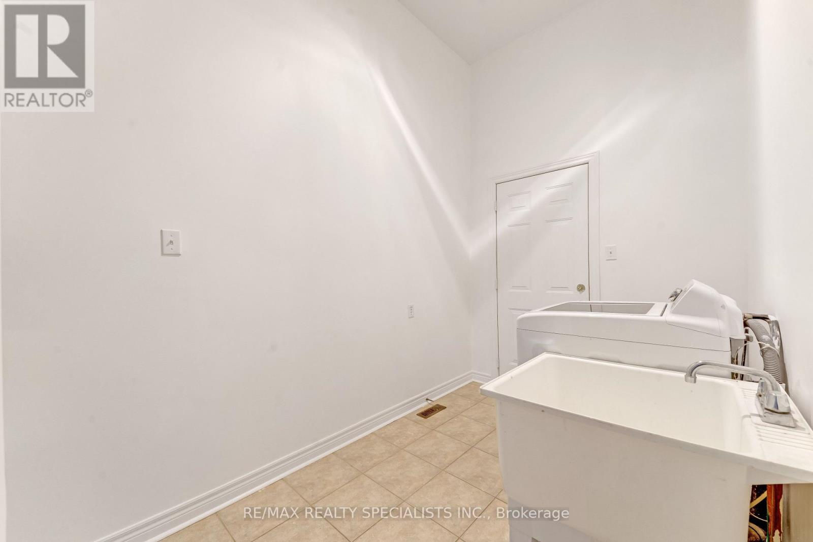 59 Masters Green Crescent Property Photo 30