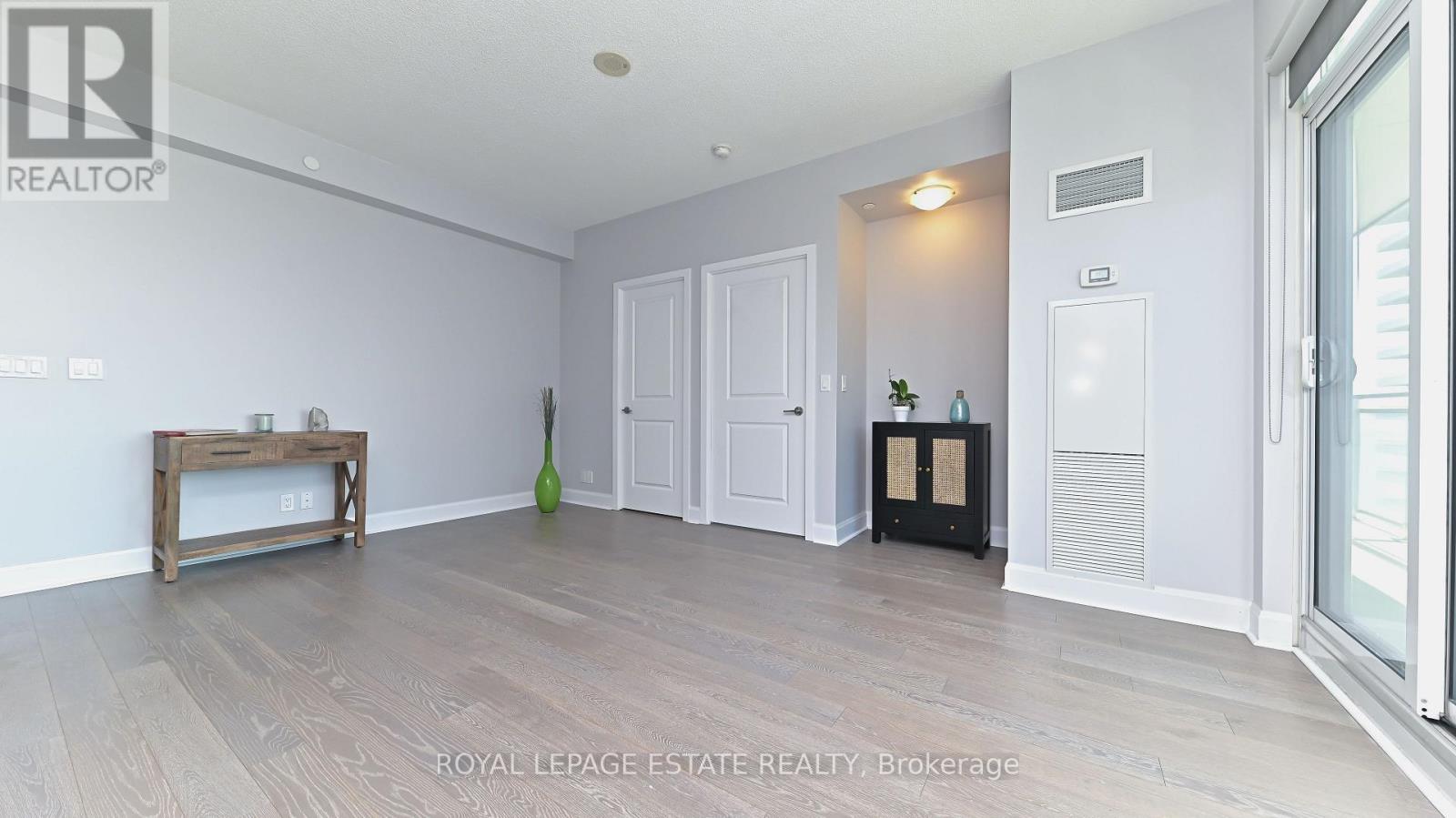 2901 - 33 Shore Breeze Drive Property Photo 7
