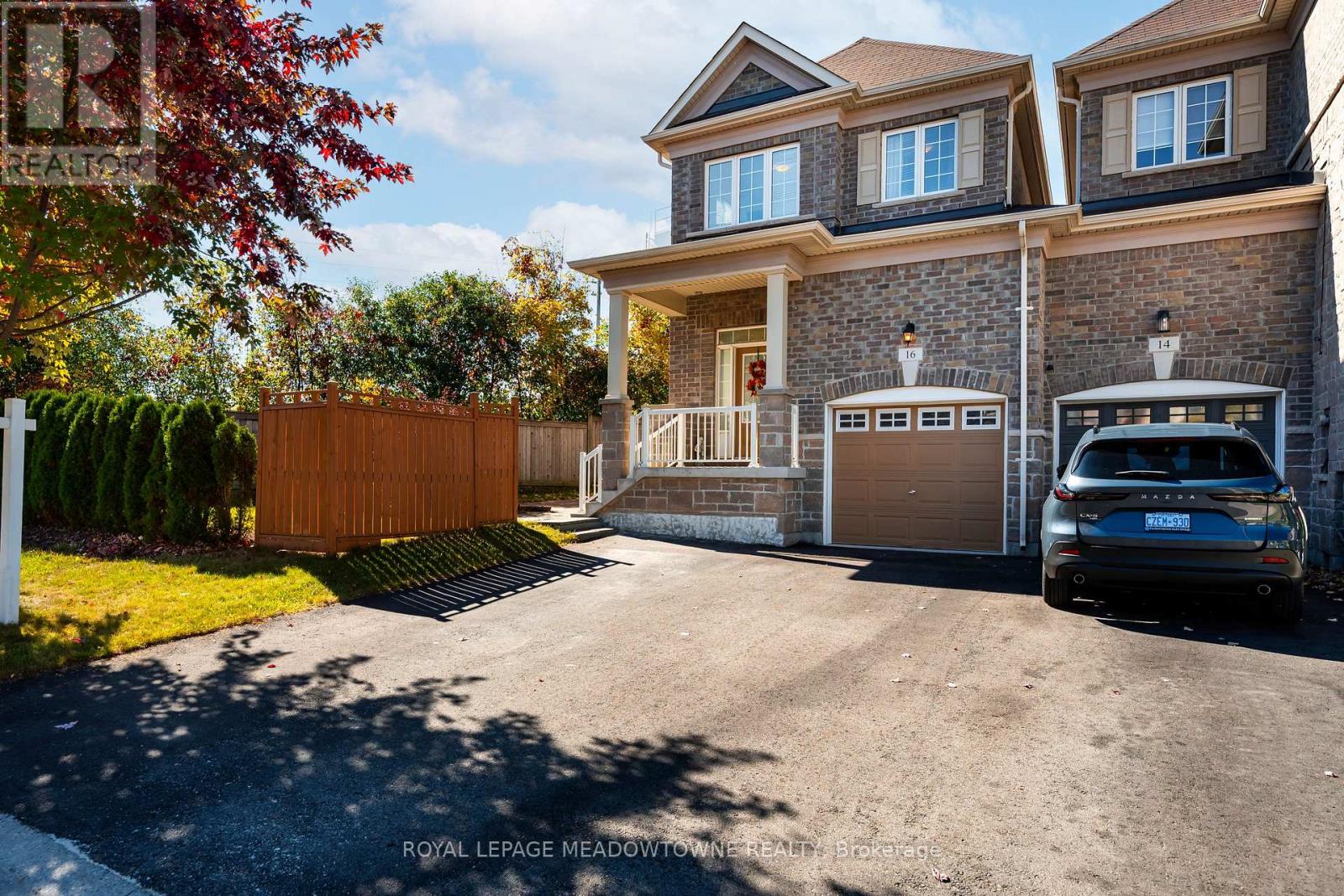 16 Ridgegate Crescent Property Photo 1
