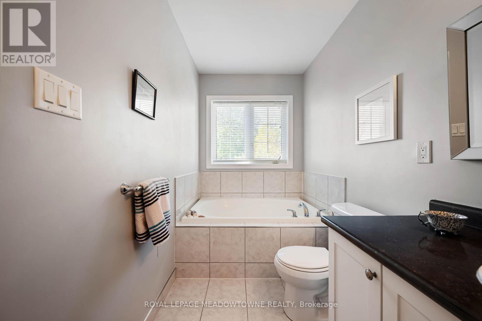 16 Ridgegate Crescent Property Photo 34
