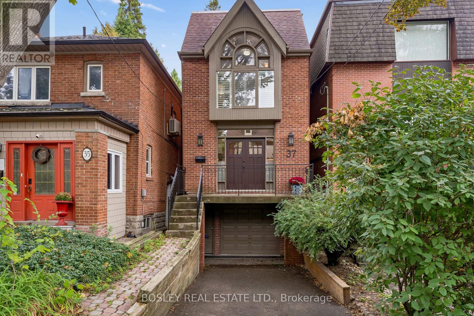 37 Hillsview Avenue Property Photo 1