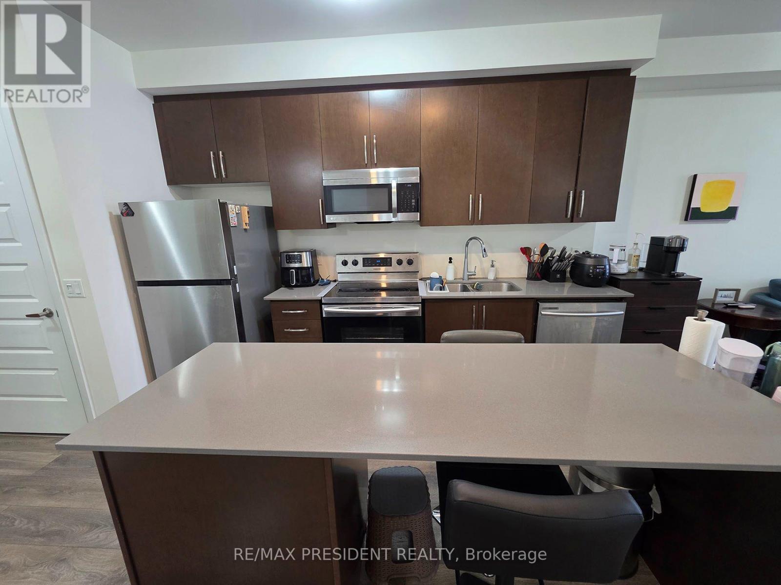 521 - 1105 Leger Way Property Photo 5