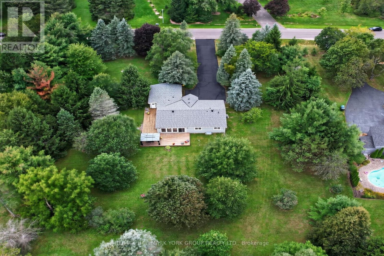 21 Birchview Drive Property Photo 2