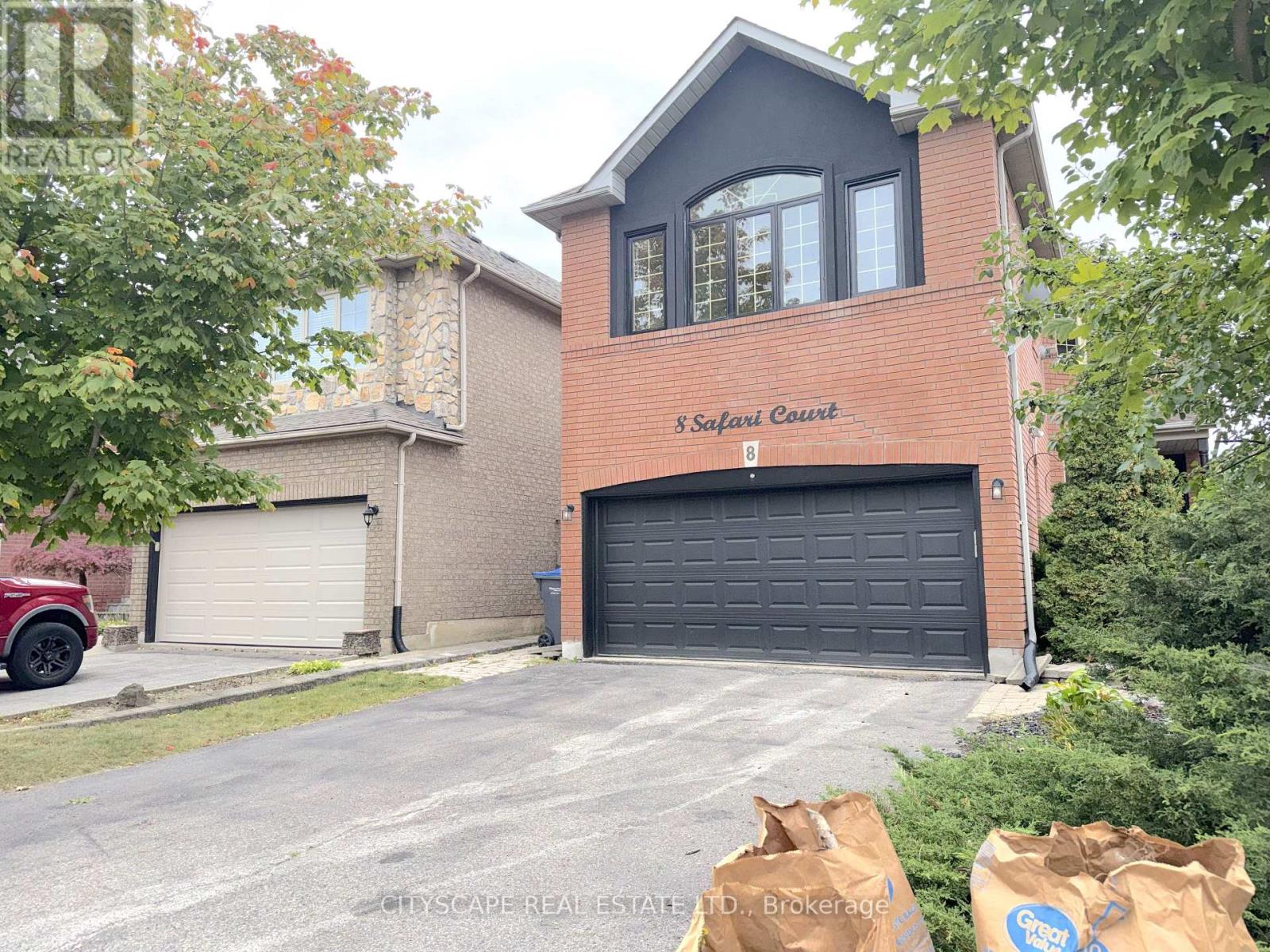 8 Safari Court Property Photo 3