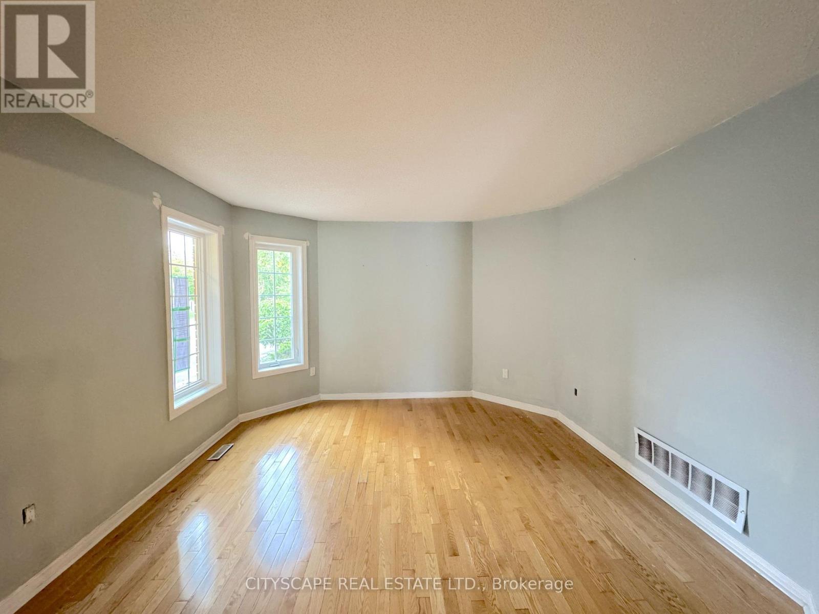 8 Safari Court Property Photo 7