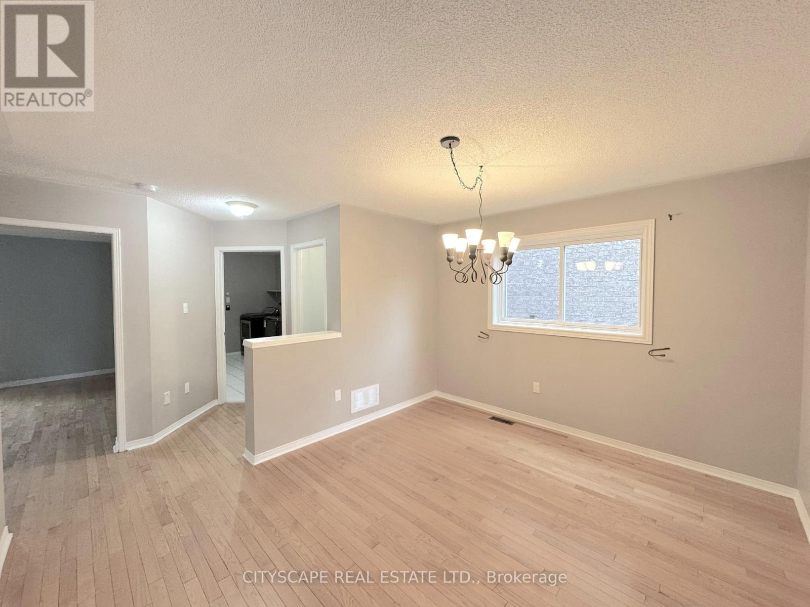 8 Safari Court Property Photo 9