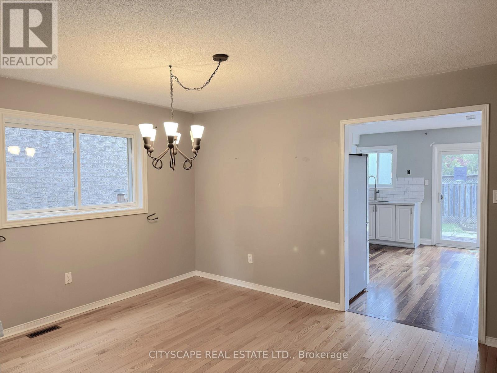 8 Safari Court Property Photo 10