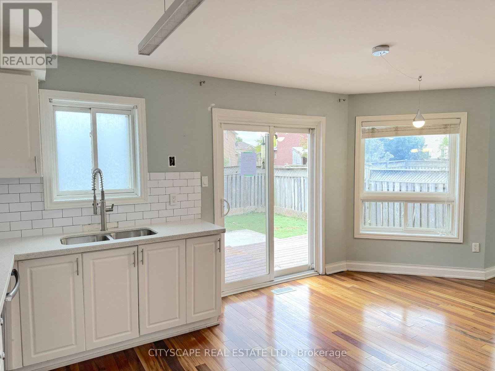 8 Safari Court Property Photo 14