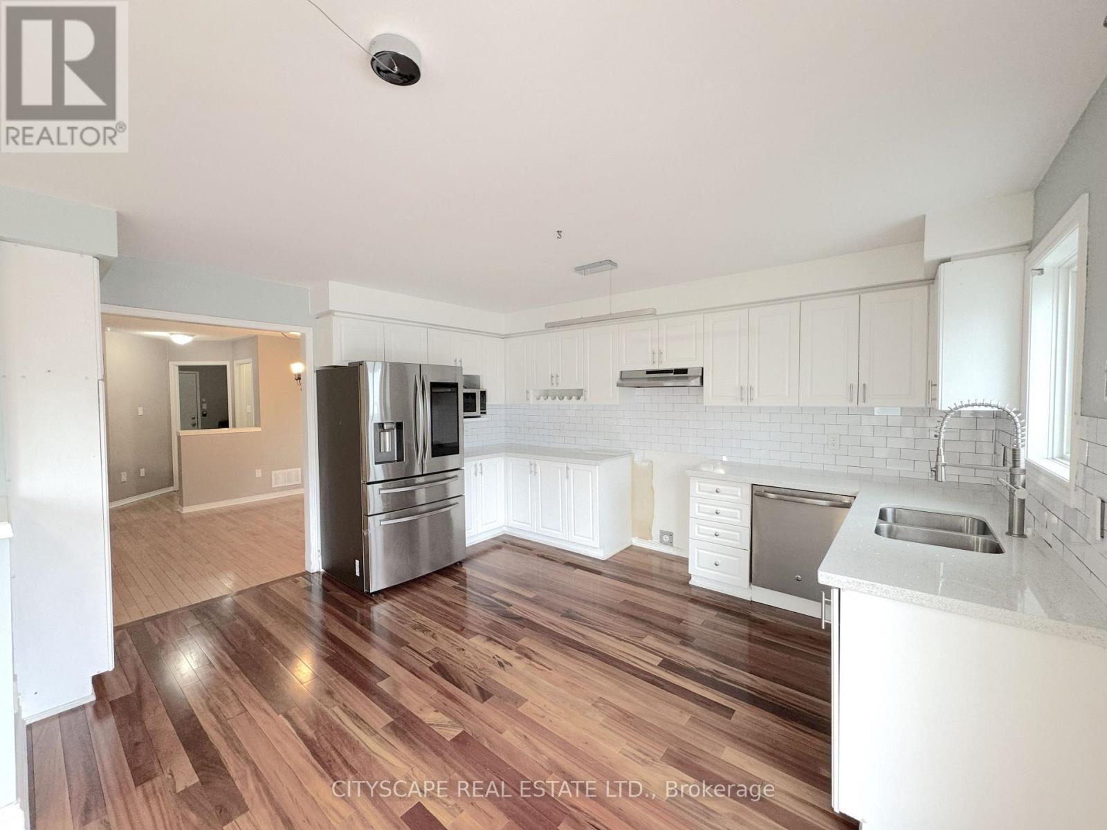 8 Safari Court Property Photo 16