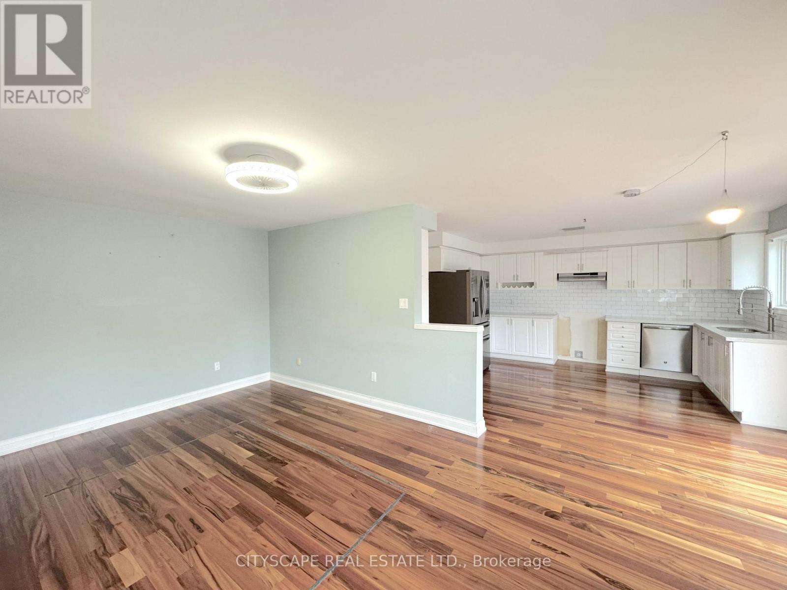 8 Safari Court Property Photo 18