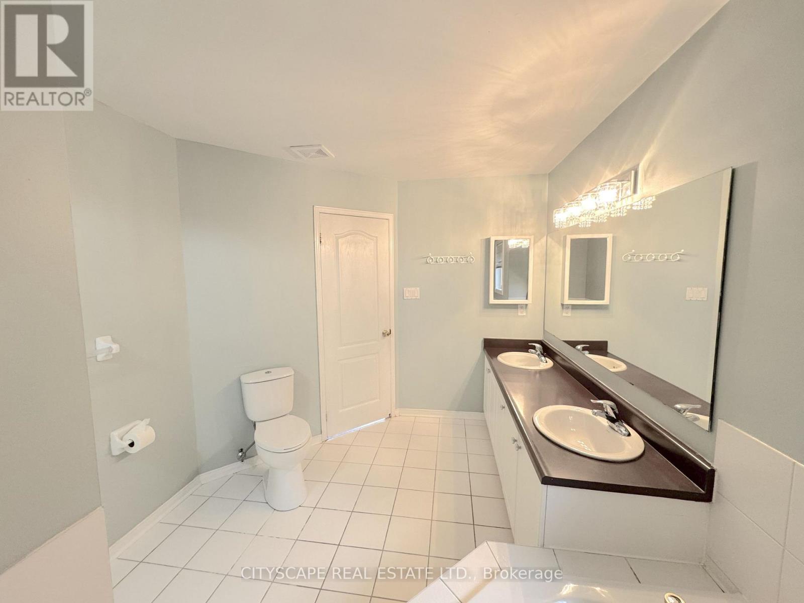 8 Safari Court Property Photo 25