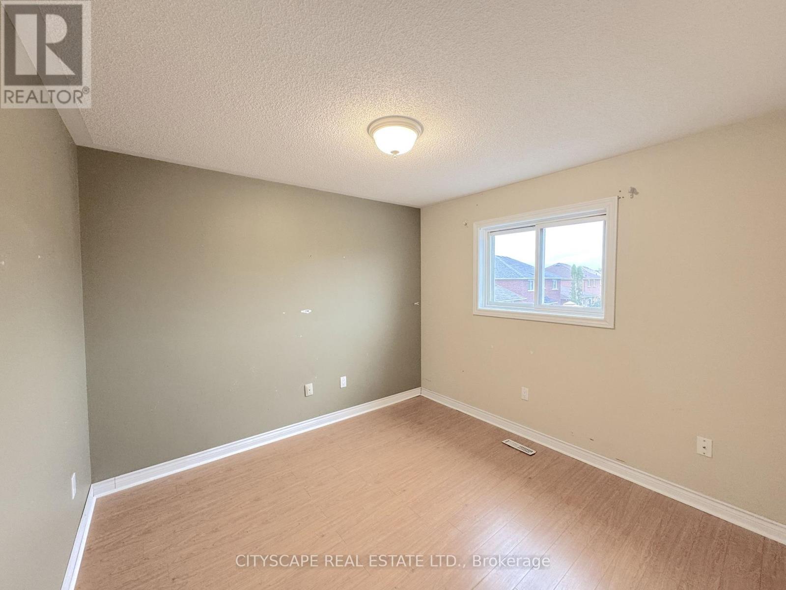 8 Safari Court Property Photo 28