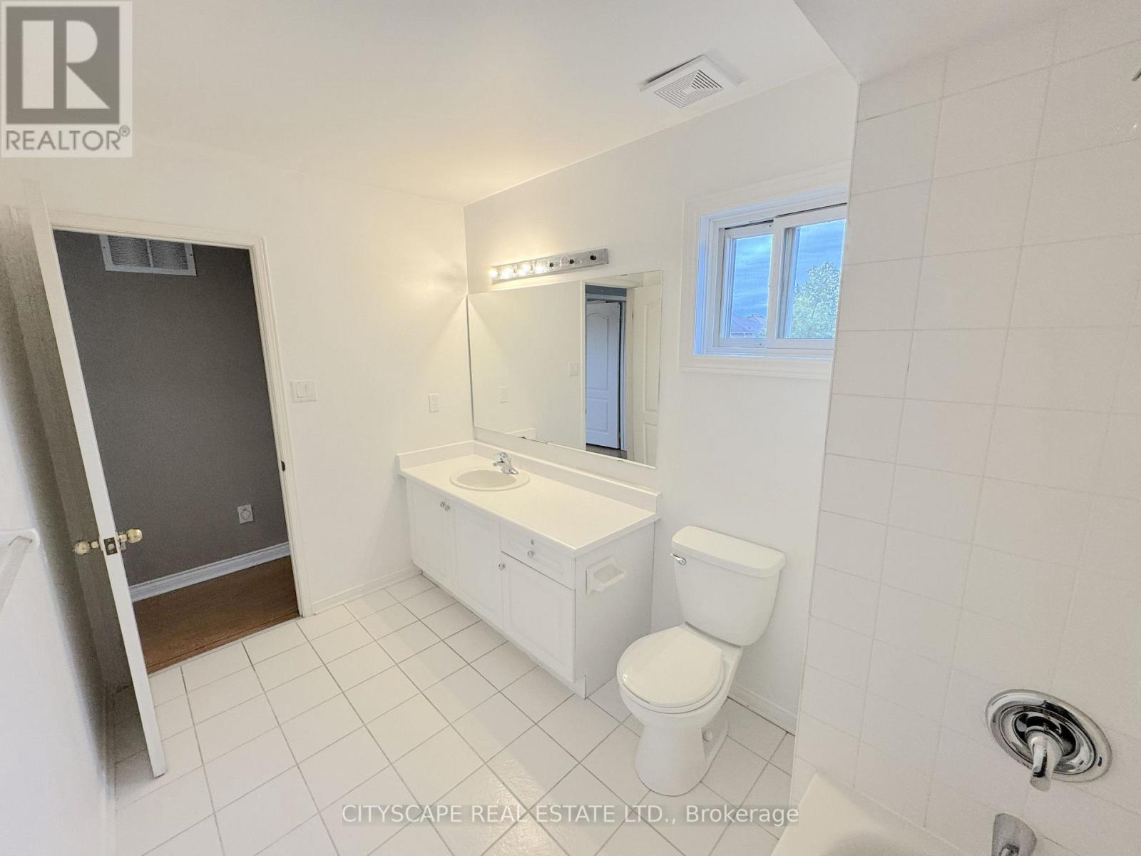 8 Safari Court Property Photo 31