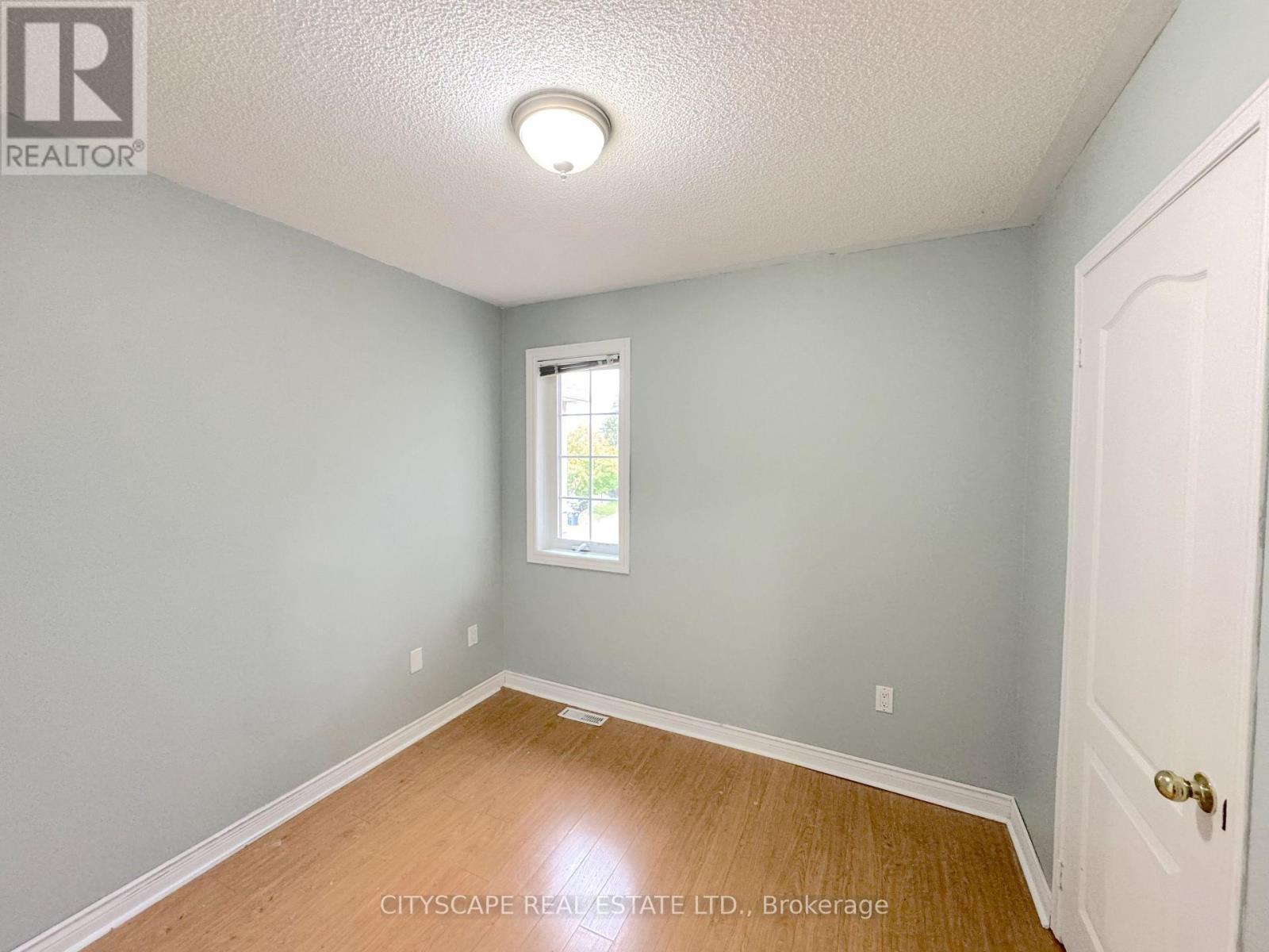 8 Safari Court Property Photo 32