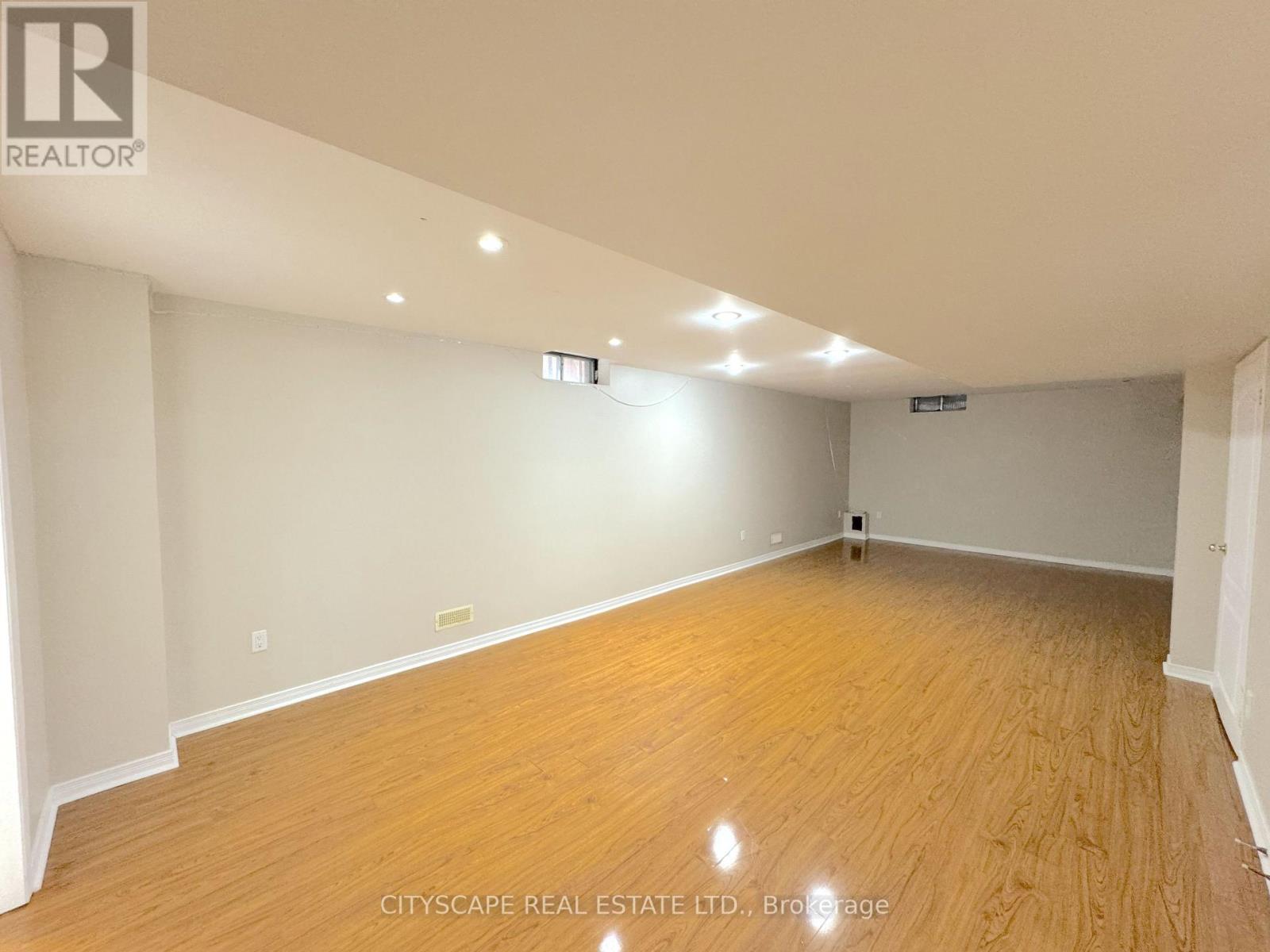 8 Safari Court Property Photo 37