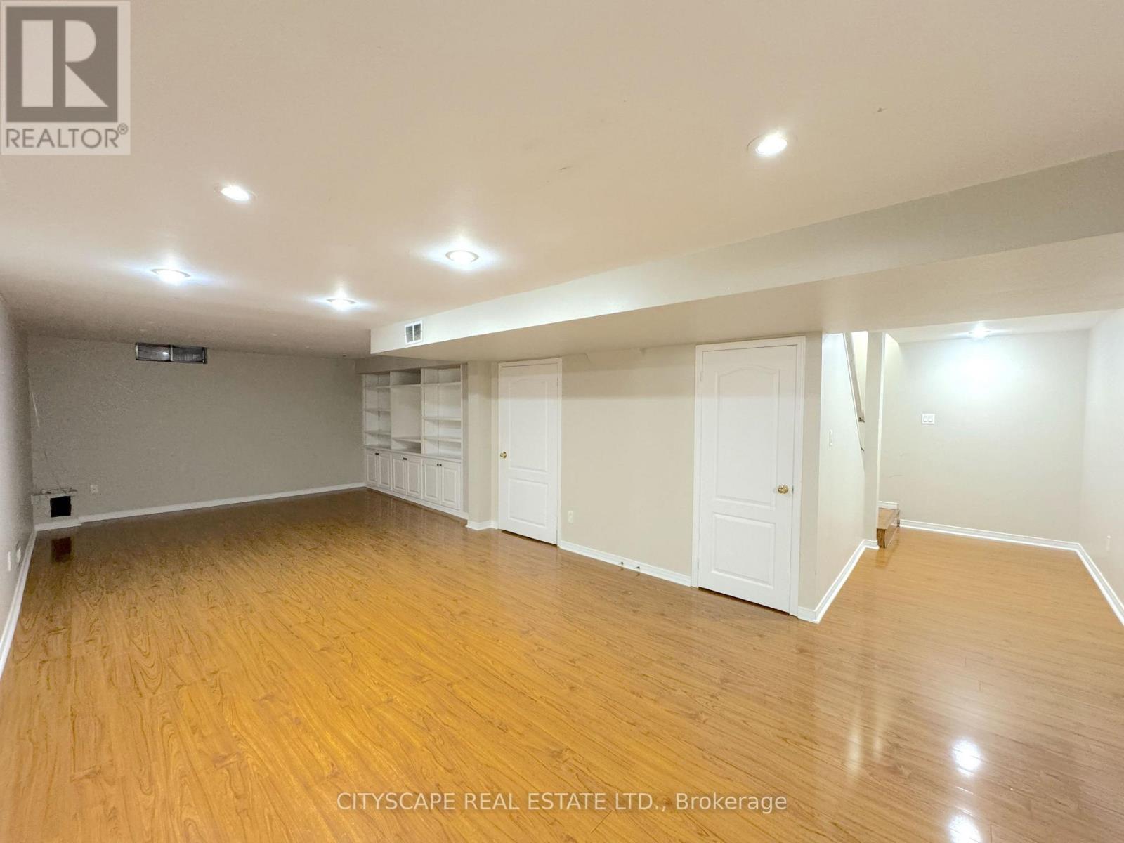 8 Safari Court Property Photo 38