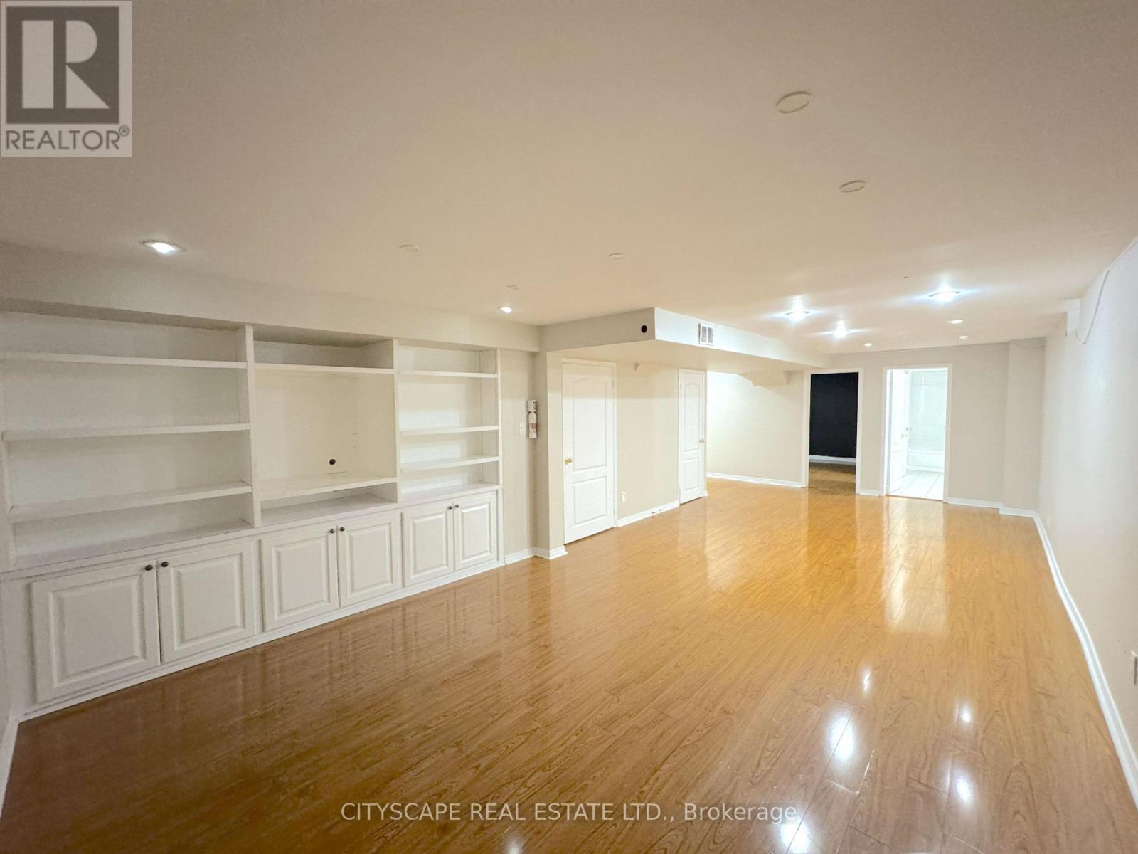 8 Safari Court Property Photo 39