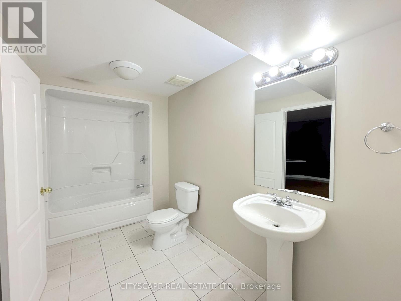 8 Safari Court Property Photo 42