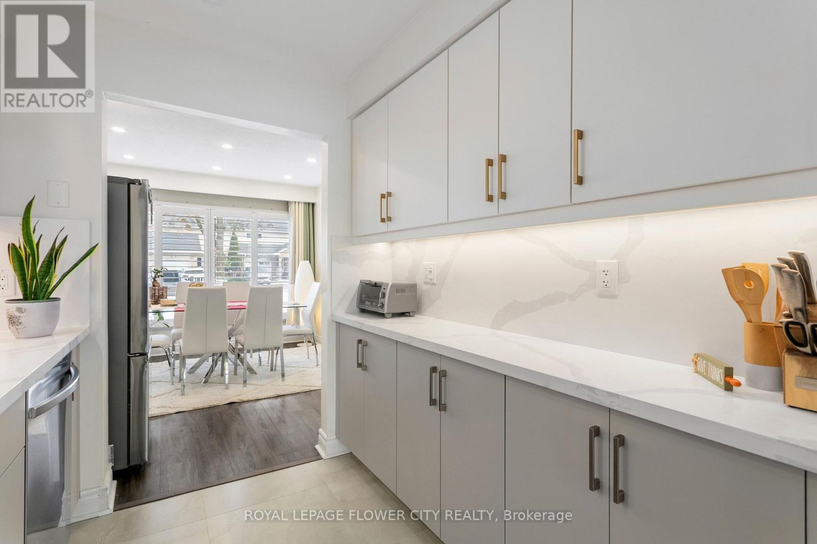 35 Camberley Crescent Property Photo 5