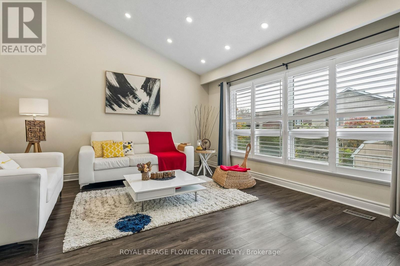 35 Camberley Crescent Property Photo 14