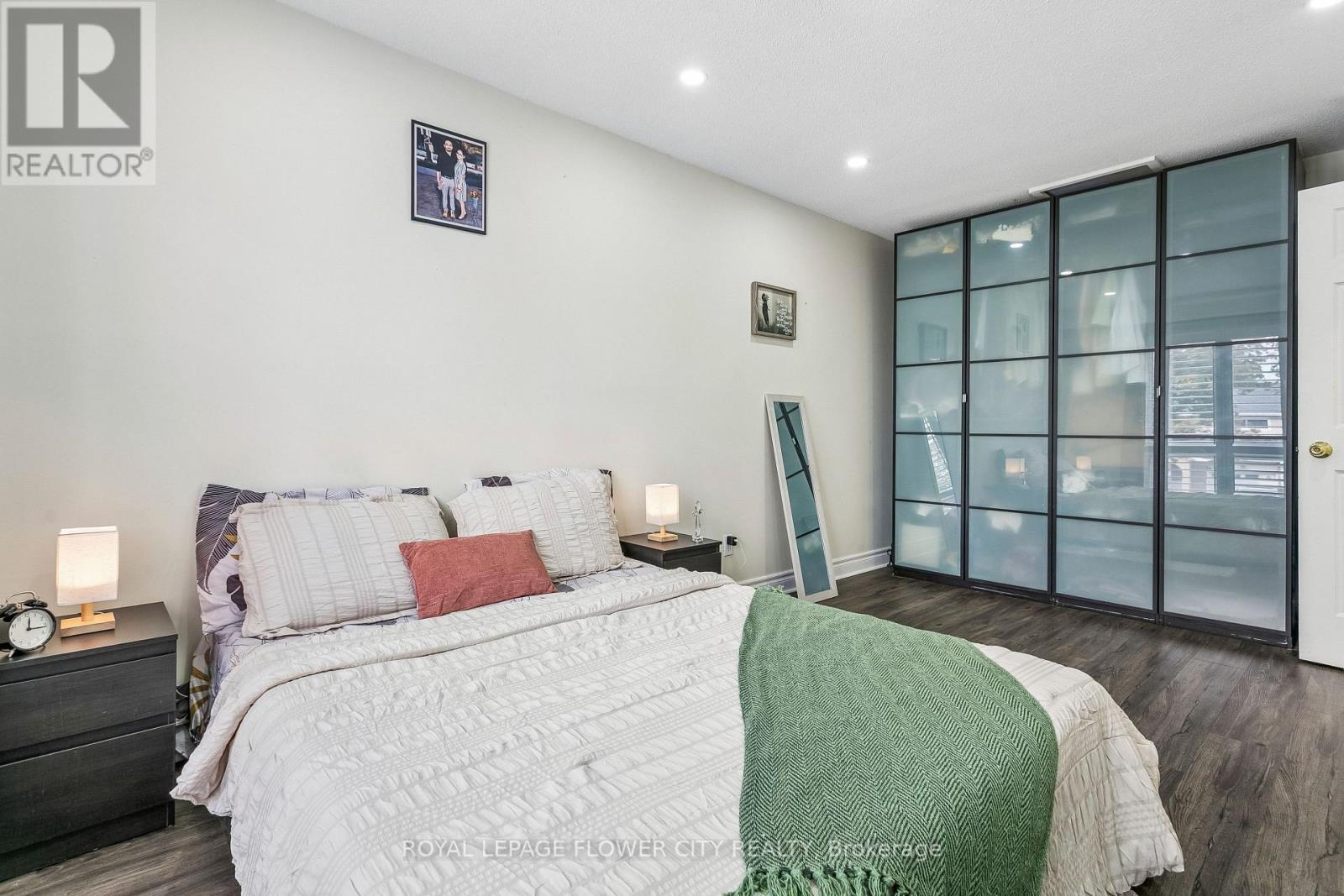 35 Camberley Crescent Property Photo 23