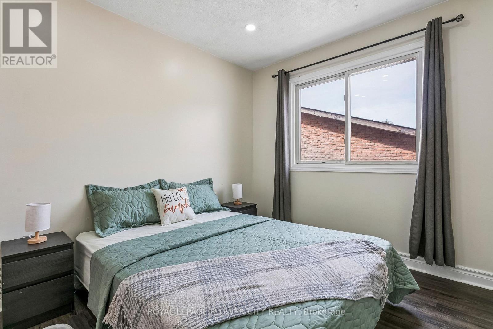 35 Camberley Crescent Property Photo 26