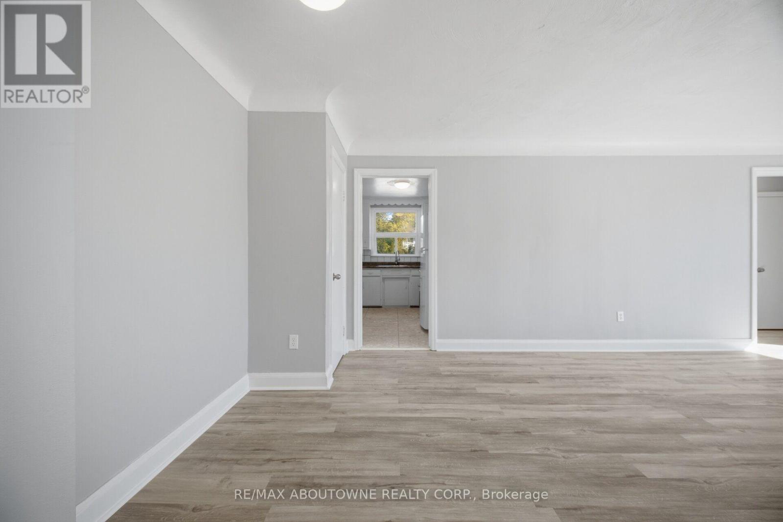 1 - 1047 Churchill Avenue E Property Photo 6