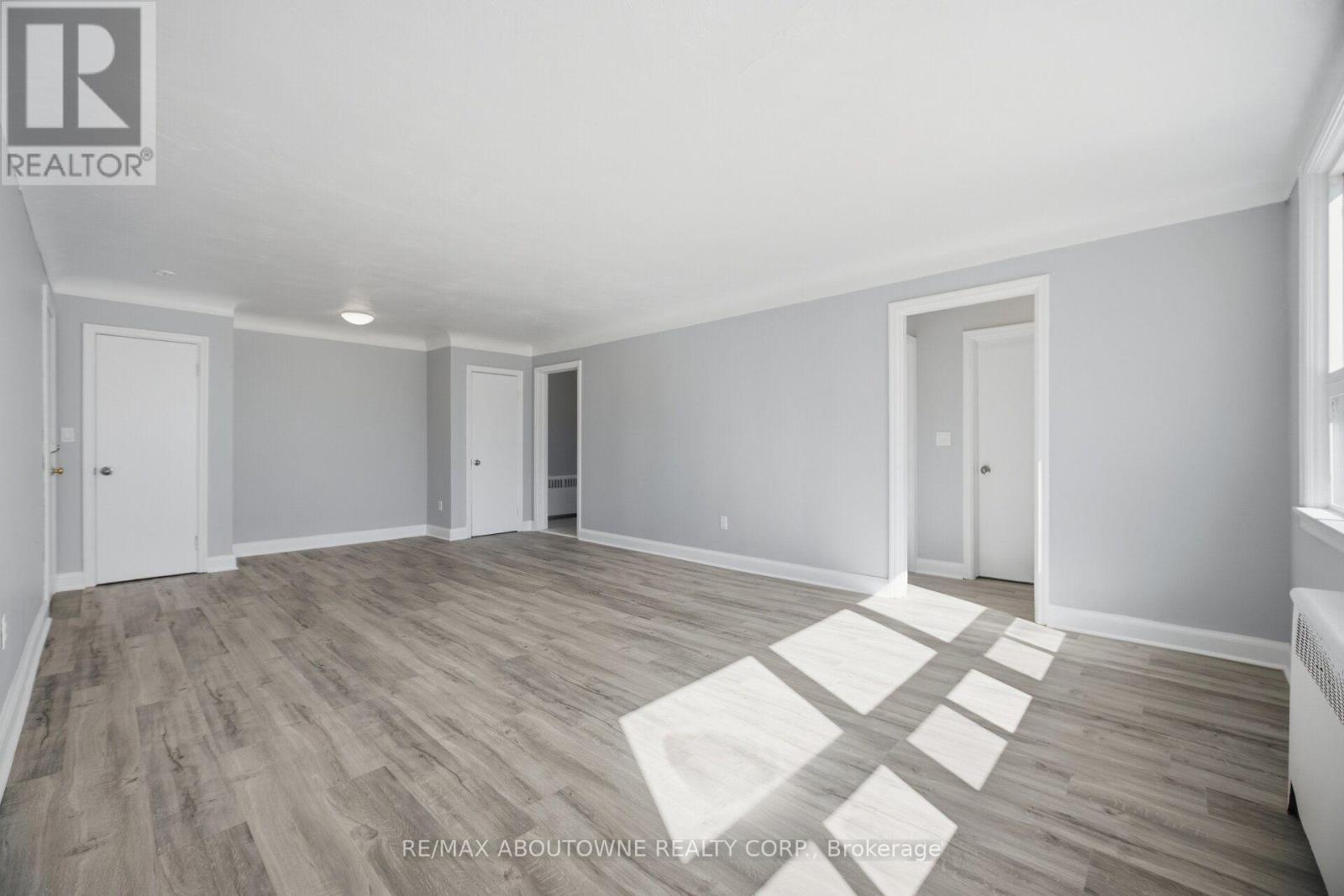 1 - 1047 Churchill Avenue E Property Photo 8