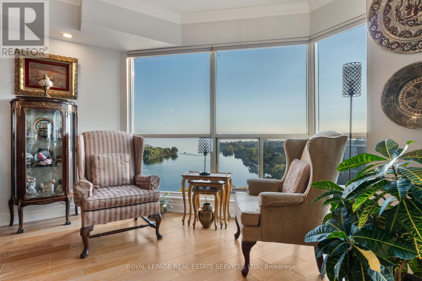 1304 - 2267 Lake Shore Boulevard W Property Photo 3