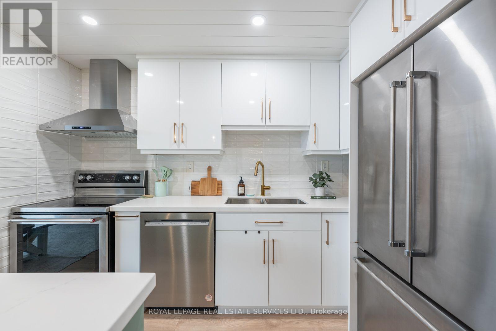 309 - 80 Quebec Avenue Property Photo 4