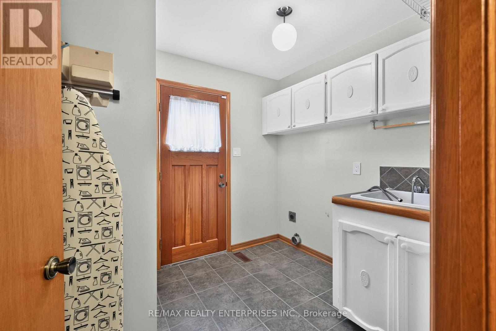 4151 Rockwood Road Property Photo 21