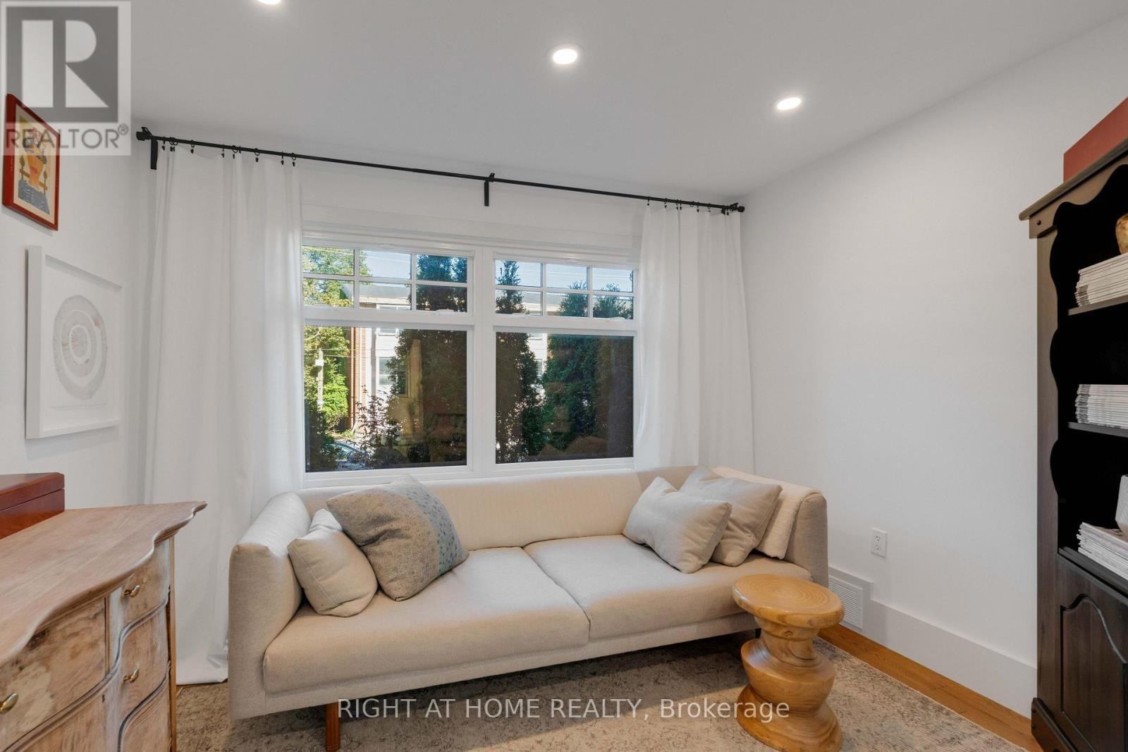 1642 Dufferin Street Property Photo 7