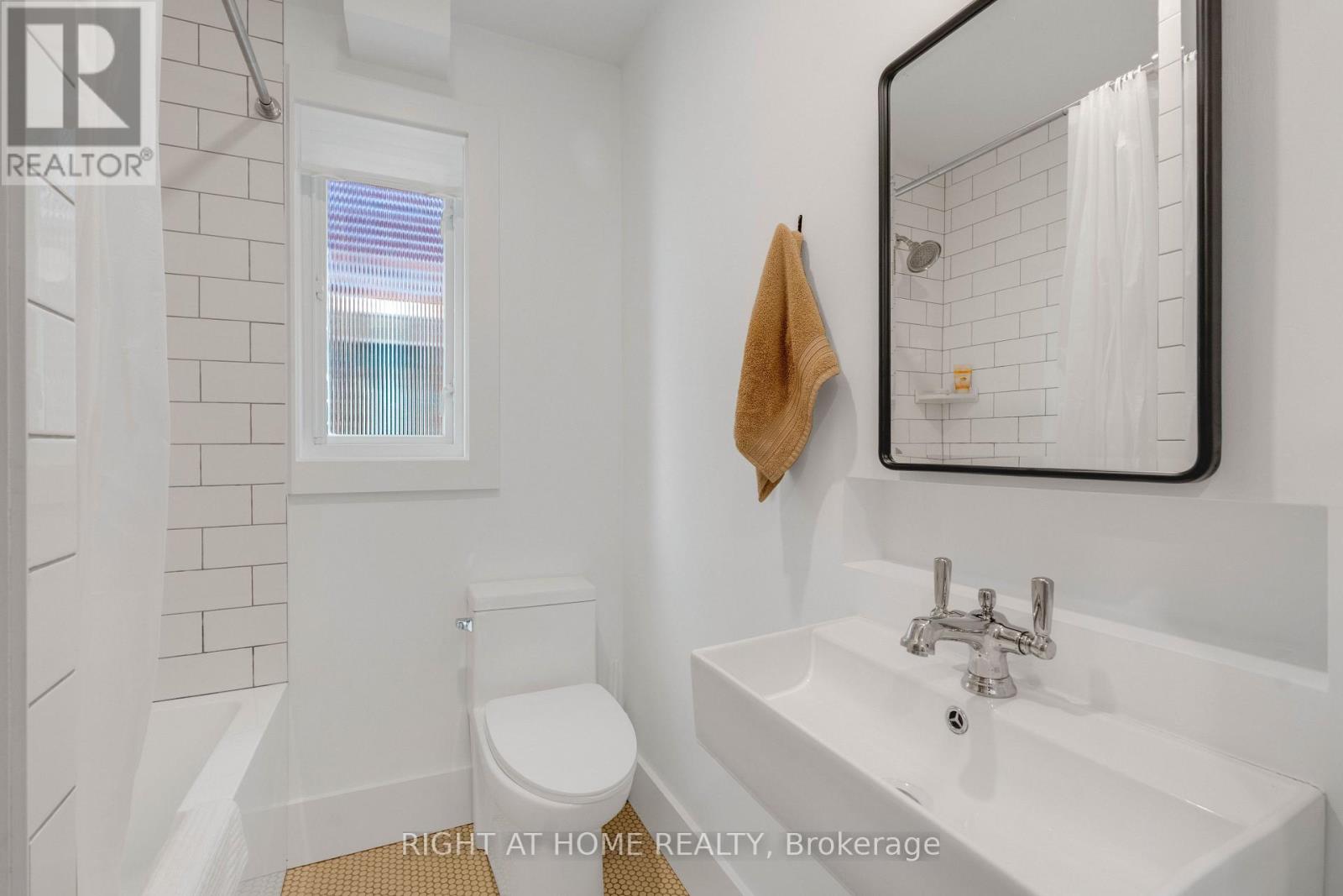 1642 Dufferin Street Property Photo 20