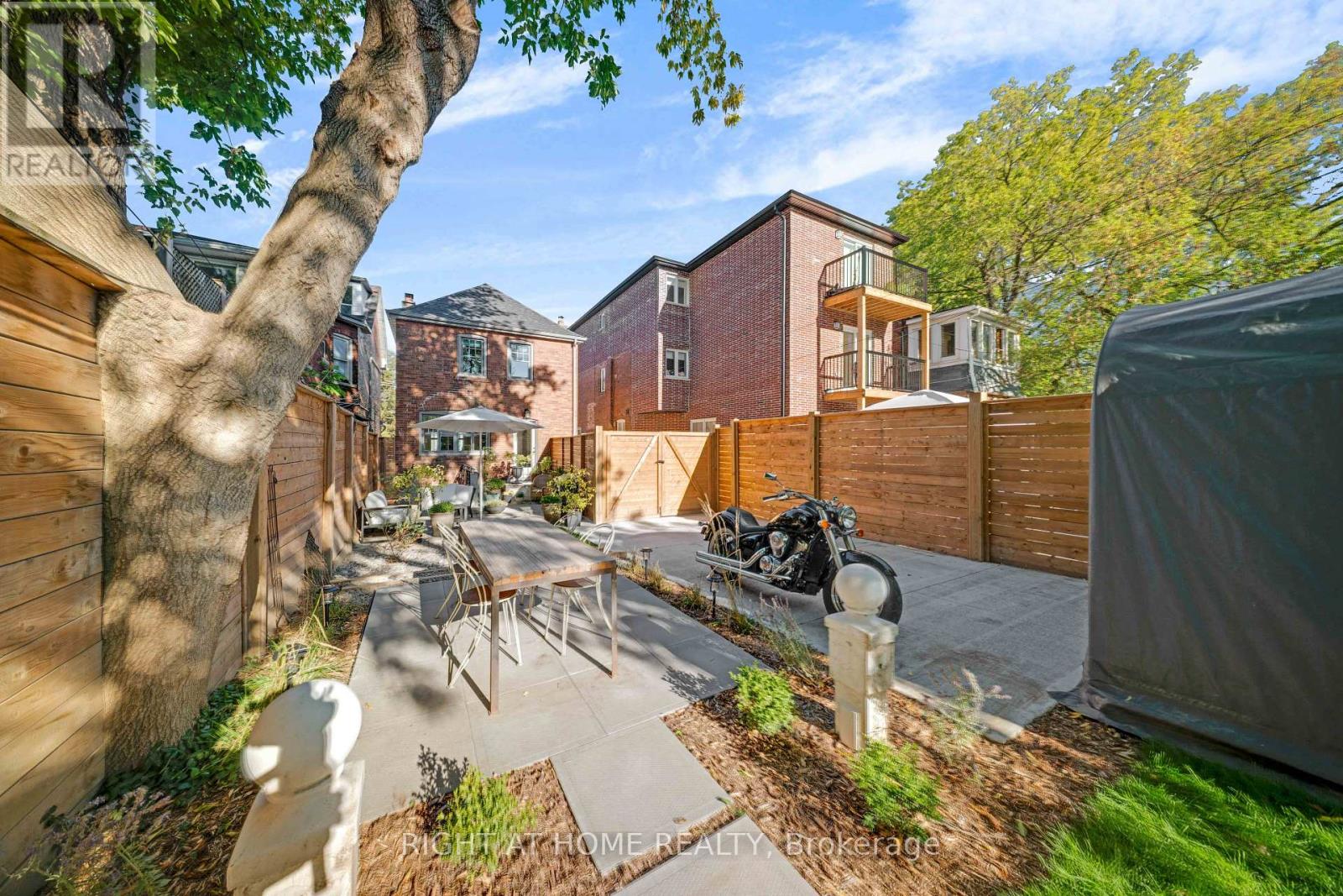 1642 Dufferin Street Property Photo 24