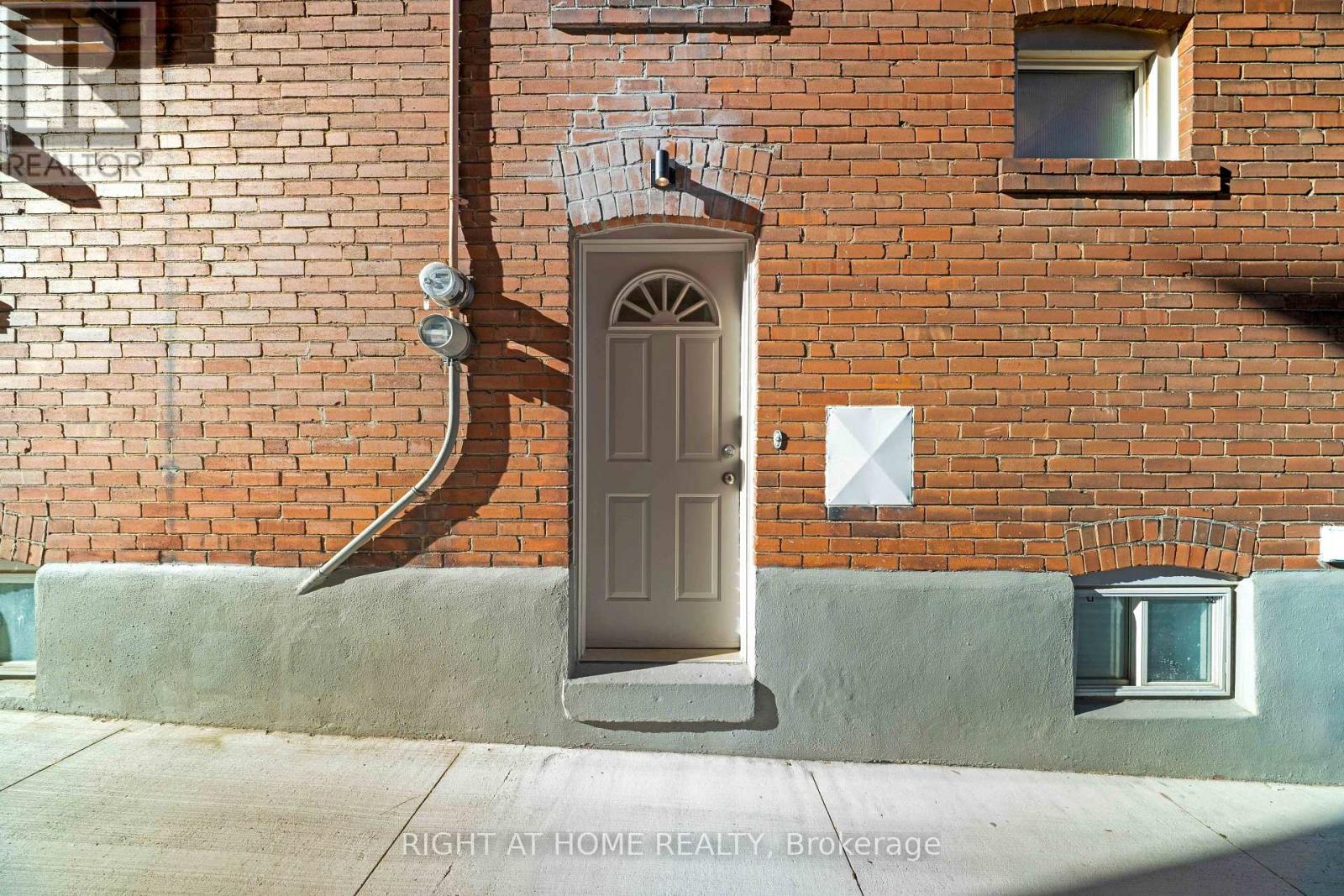 1642 Dufferin Street Property Photo 27