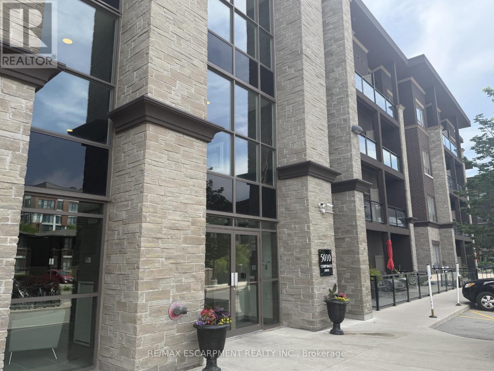 408 - 5010 Corporate Drive Property Photo 3
