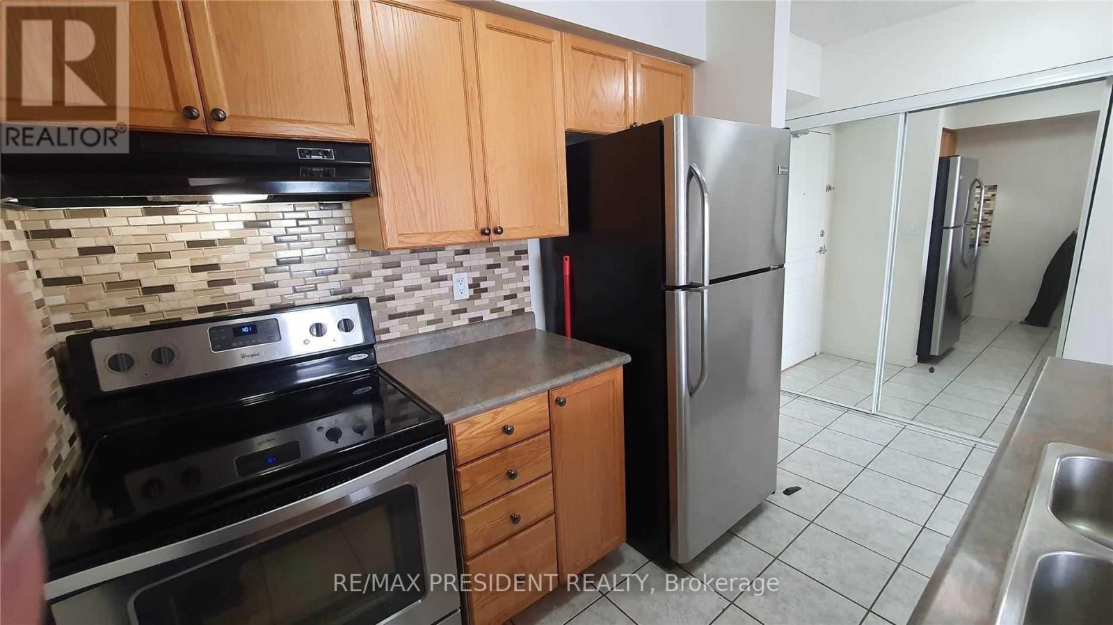 501 - 300 Ray Lawson Boulevard Property Photo 7