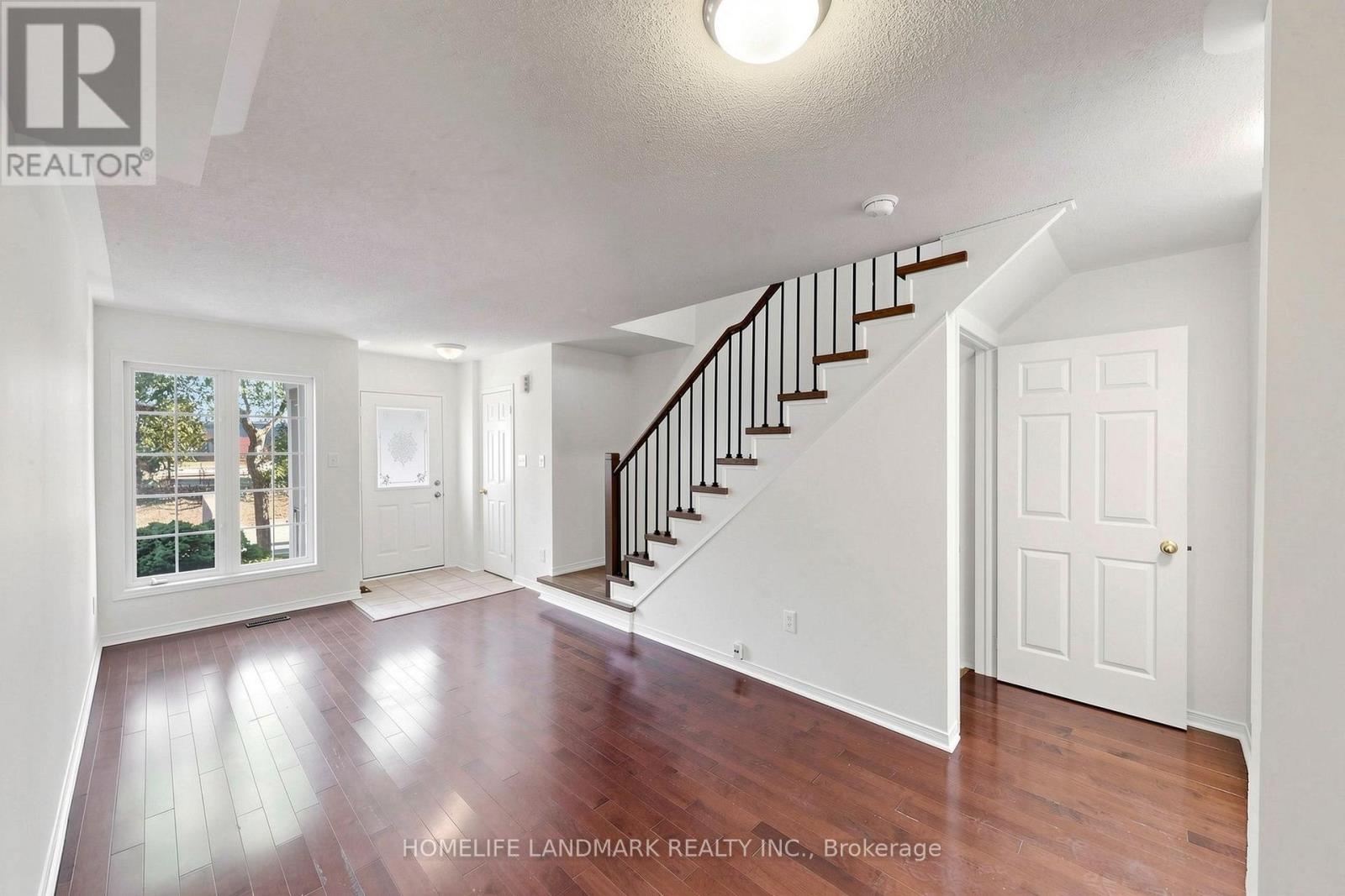 552 Thelma Street Property Photo 5
