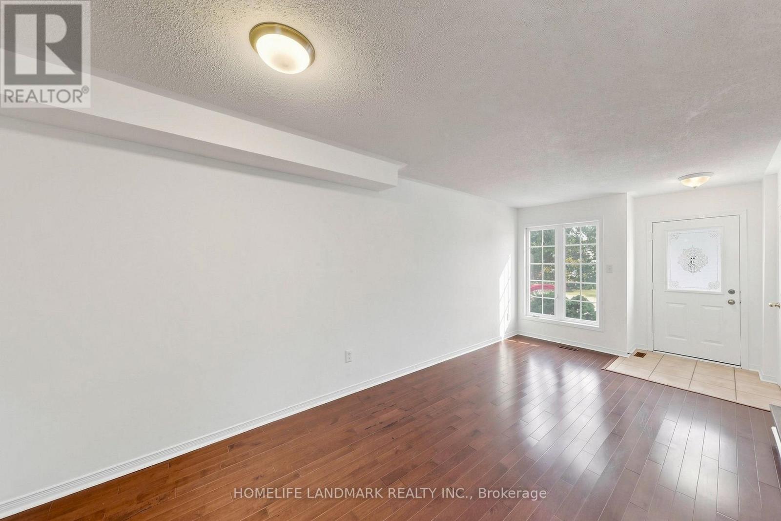 552 Thelma Street Property Photo 6